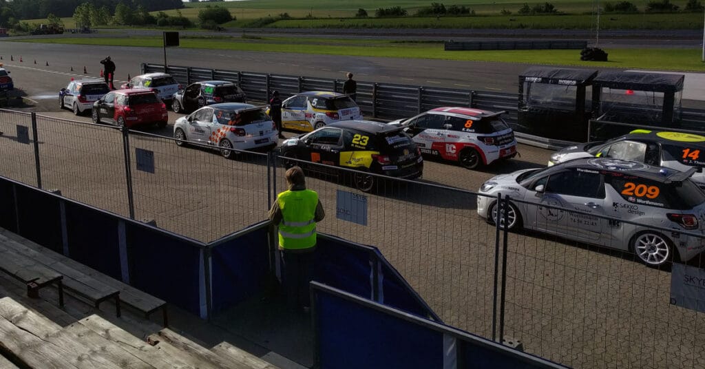 Tæt på som tilskuer på Ring Djursland