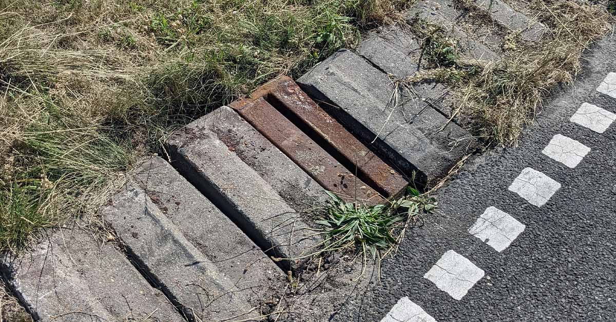 De curbsten ligger ikke fast